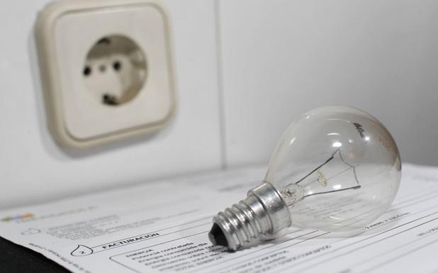 El precio de la luz bajará este miércoles: estas son las horas más baratas y más caras