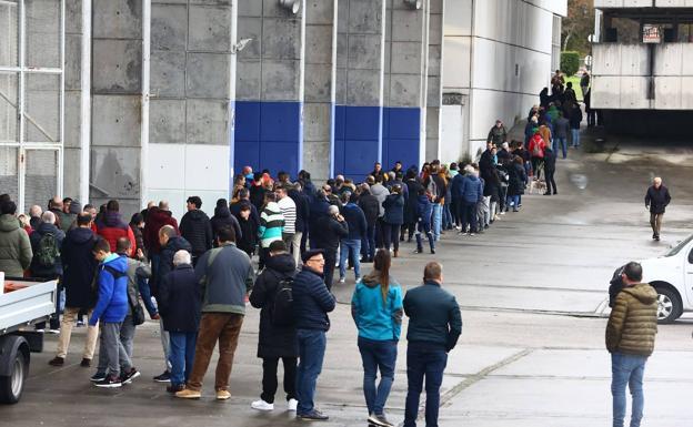 El Oviedo, a punto de agotar el papel para recibir al Atleti