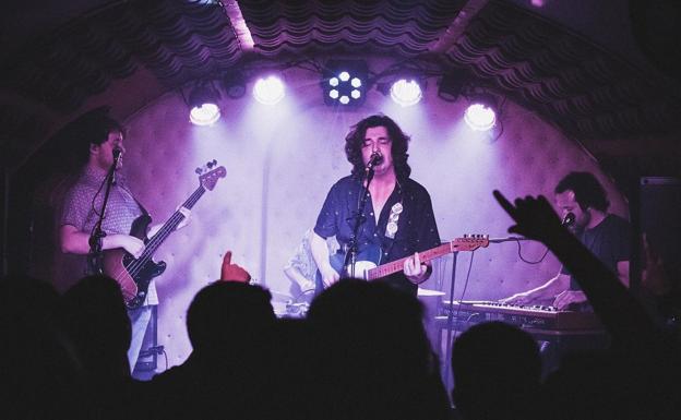 La música independiente convive con el reggaeton