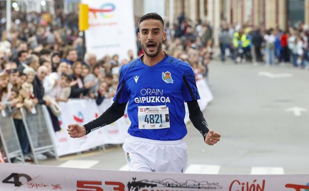 Moha Bakkali e Isabel Barreiro confirman los pronósticos en la San Silvestre de Gijón