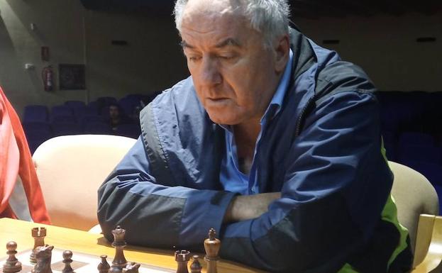 El gran maestro Alexa Stríkovic vence en Vegadeo