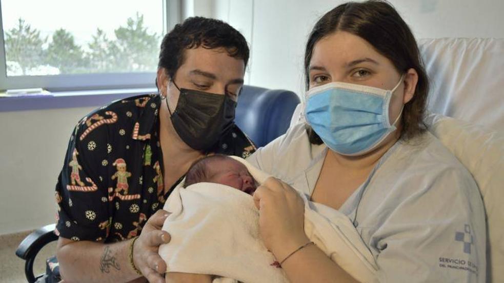 El primer bebé del año en el oriente es riosellano y se llama Nacho