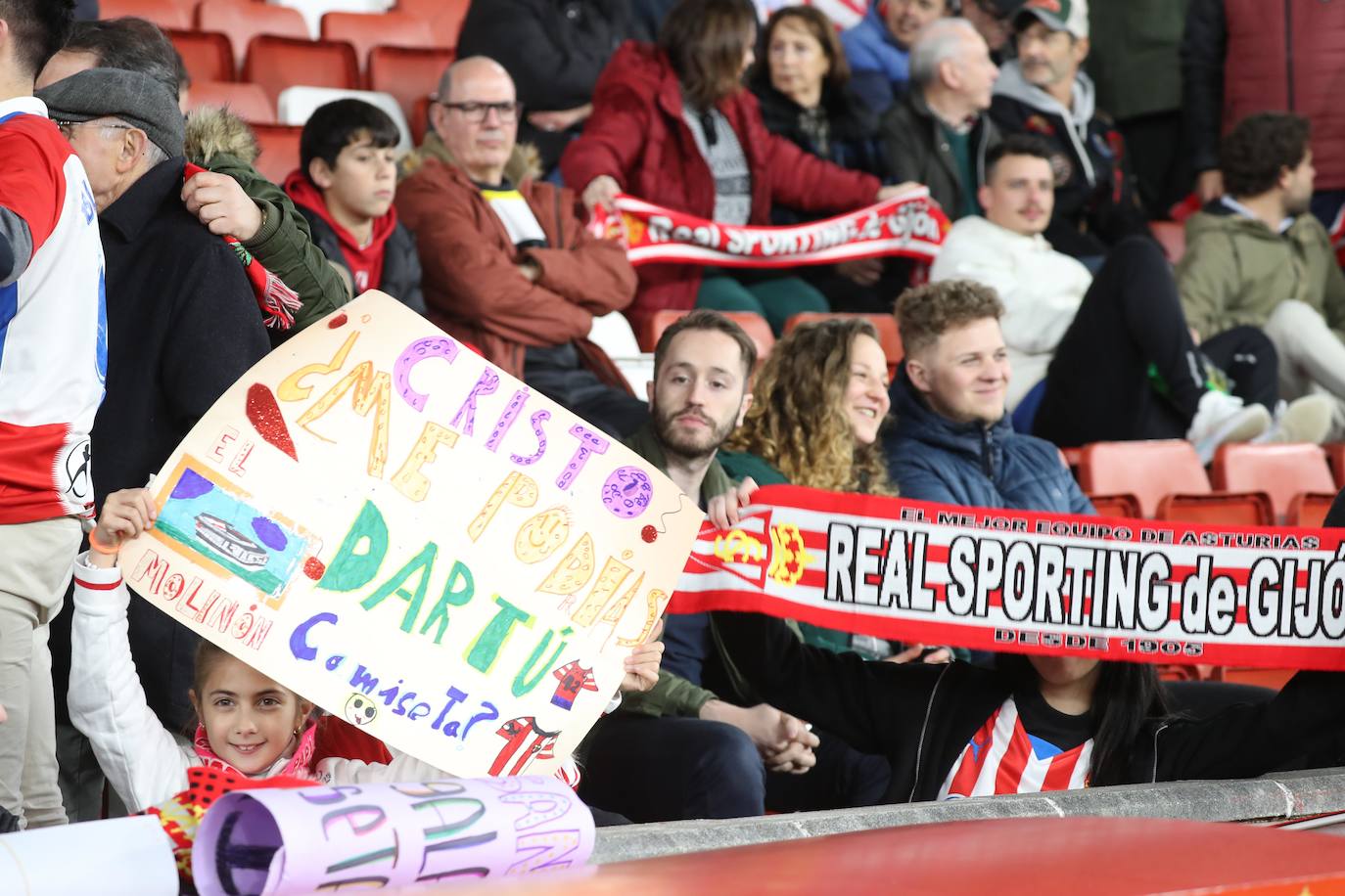 ¿Estuviste en el Sporting - Levante? ¡Búscate en las fotos!