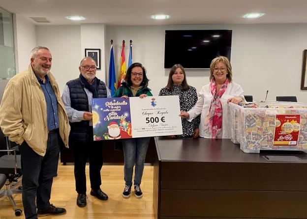 Confitería La Veguina vence en el Concurso de Escaparates de Navidad