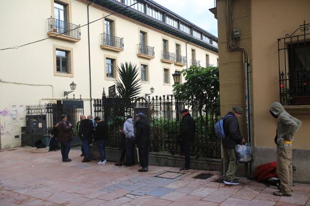 Oviedo destina 3,5 millones para ayudas sociales