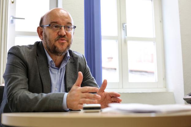 Colunga plantea «buscar proyectos en Asturias más allá de la siderurgia» para su descarbonización