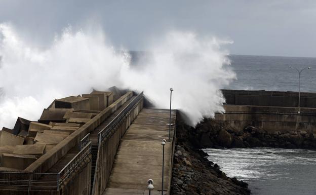 La borrasca 'Fien' traerá el invierno a Asturias: frío, nieve, lluvia, viento y fuerte oleaje