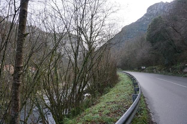 Cabrales busca terrenos para recuperar el proyecto del polígono industrial