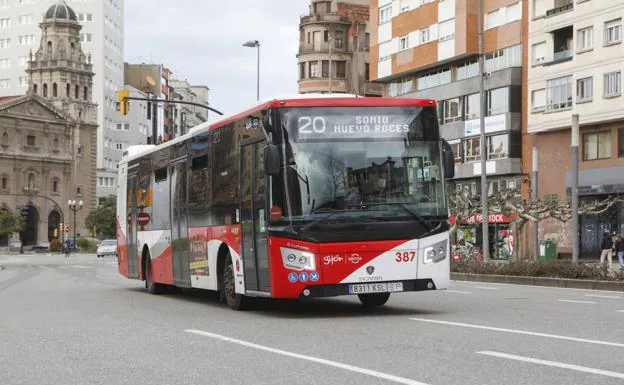 EMTUSA reorganizará las líneas de autobús para «aumentar un diez por ciento la demanda de viajeros»