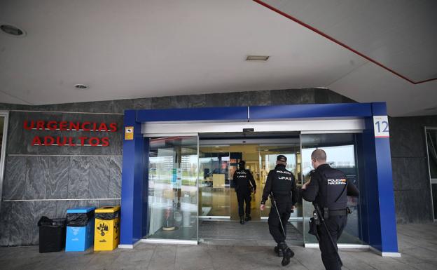 Pelea en el HUCA entre el exnovio y la pareja de una mujer herida en un accidente en Oviedo