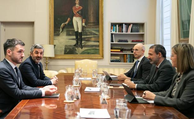 Transportes rechaza dar otra fecha para la apertura de la variante de Pajares «hasta no tener una certeza absoluta»