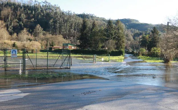 Los rios amenazan con desbordarse en Asturias