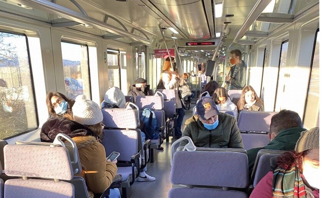 Más de tres horas para ir en tren de Oviedo a El Berrón y sin calefacción