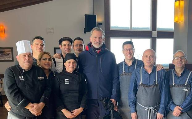Felipe VI disfruta del esquí en una escapada real a Sierra Nevada