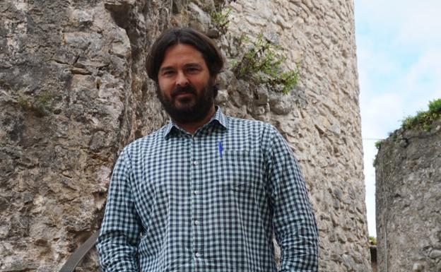 Riestra carga contra Trevín como «precursor de formas de contratar» que acaban en juicios