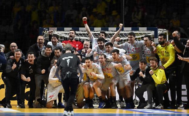 La fe baña de bronce a los Hispanos en un festival goleador