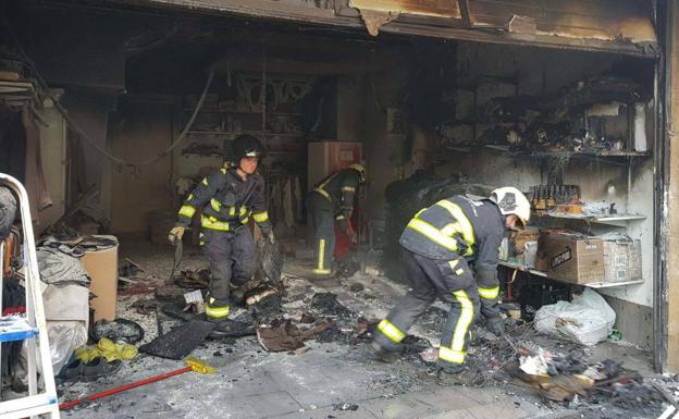Incendio en el garaje de una vivienda en Salas