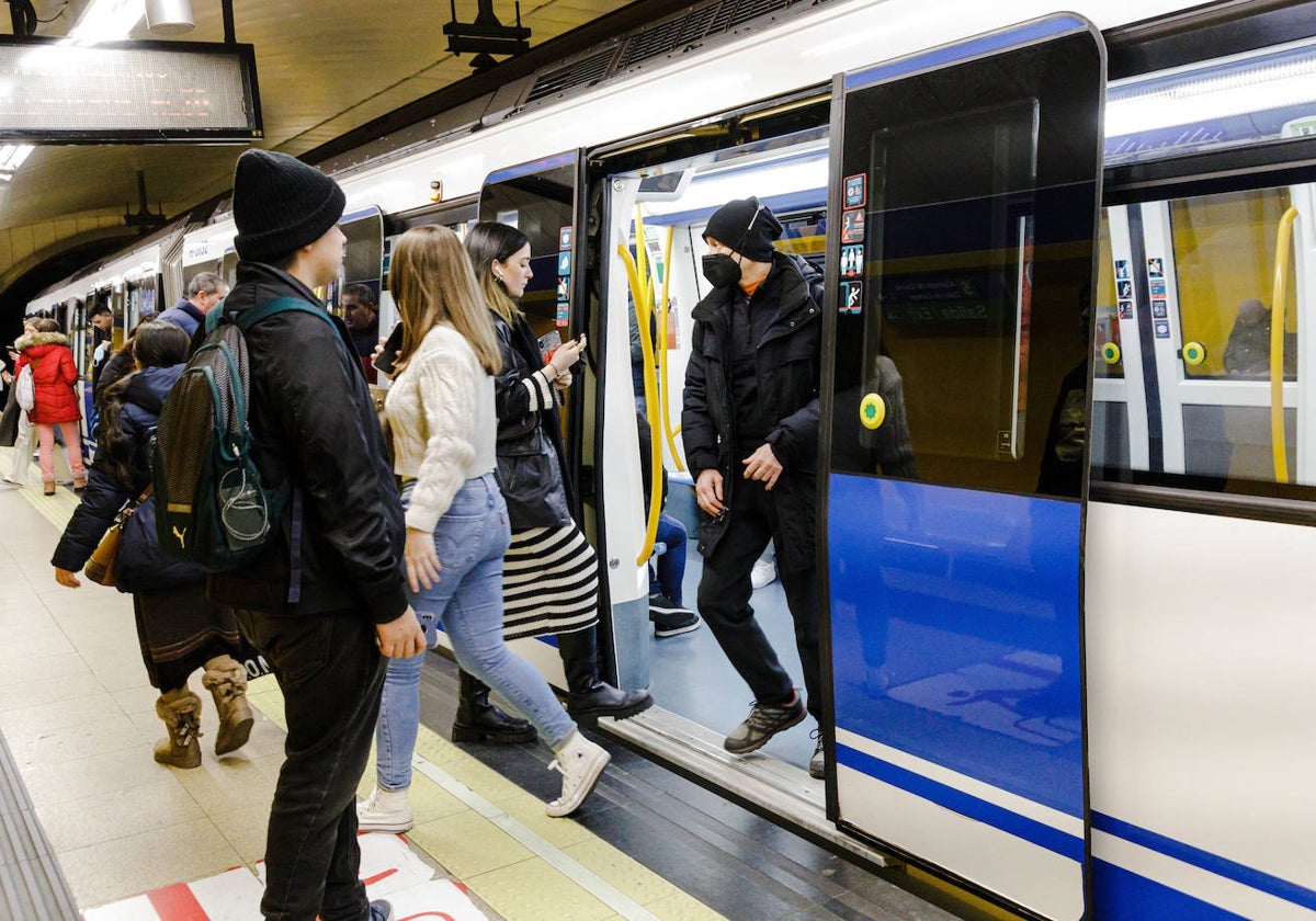 Madrid y Barcelona, las ciudades de España donde se tarda más en transporte público