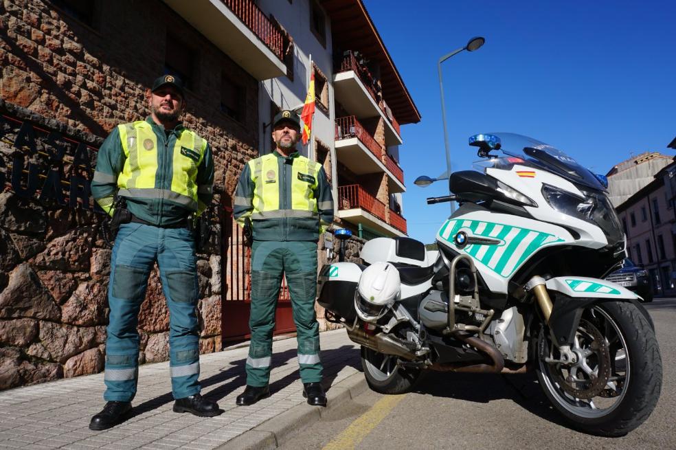 Jesús y Juan, los 'ángeles' de la A-8