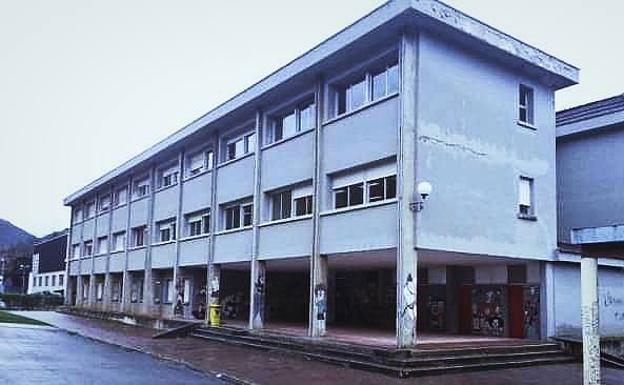 Solo 15 de 118 alumnos acuden a clase en el colegio Obanca, a 9 grados dentro del aula
