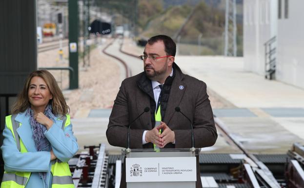 Barbón: «Tienen que rodar cabezas para recuperar la credibilidad y compensarnos con más trenes»