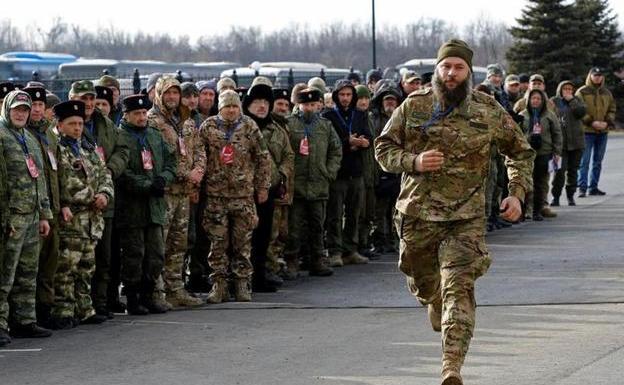 Rusia acumula tropas para completar su «exitoso» avance en el Donbás