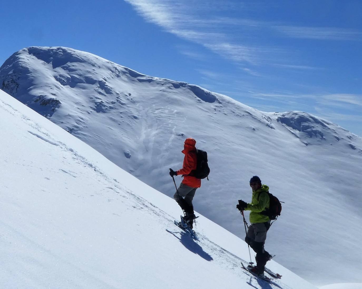 130 cumbres y un libro de montaña «Por todo lo alto»