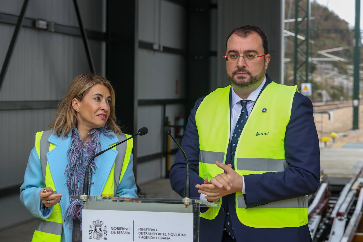 Barbón y Revilla se reunirán con la ministra por el fiasco ferroviario: «Puede haber más ceses»