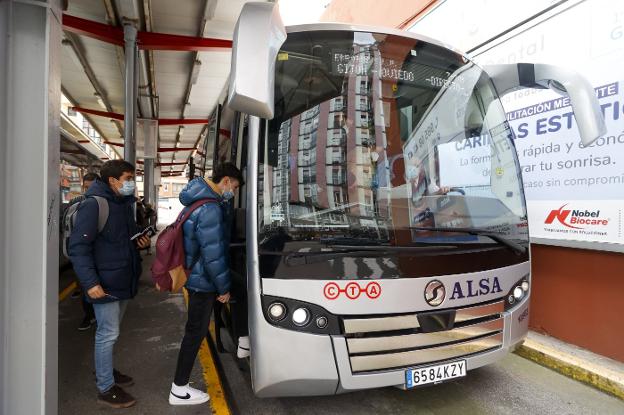 El transporte público inicia hoy el fin de la obligatoriedad de la mascarilla