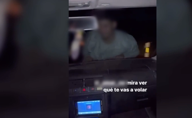 Investigan a un conductor en Extremadura que circulaba a 80 km/h con una persona en el capó