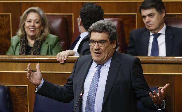 Escrivá plantea subir el sueldo a los funcionarios de la Seguridad Social para atraer a opositores