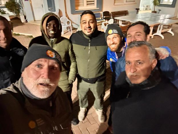 «Cuando los humanos se unen para ayudar a otros el mundo puede ser maravilloso»