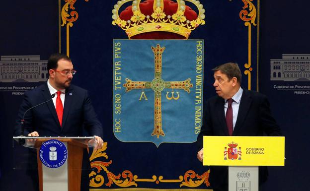 «No hay datos que nos permitan saber a qué realidad nos enfrentamos», dice Planas sobre el problema del lobo