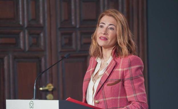 La ministra de Transportes garantiza que «se harán trenes con las máximas prestaciones» para Asturias