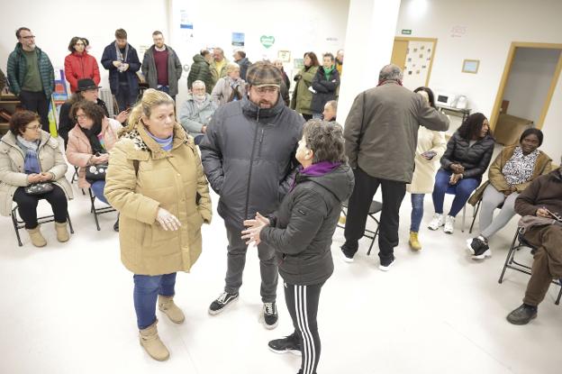 Vecinos de Ventanielles tildan de «propaganda» la promesa de un nuevo local