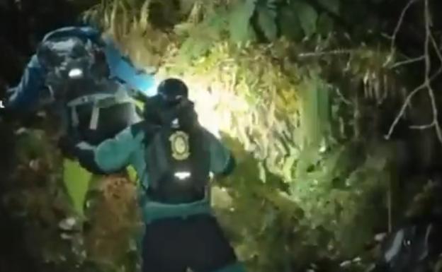Rescatan de madrugada a dos senderistas perdidos en la Sierra del Cuera