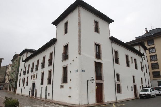 El Palacio de Fontela albergará los restos arqueológicos hallados en la cueva de Berció