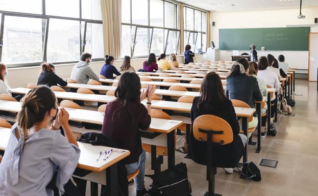 Educación publica la lista provisional con más de 4.500 admitidos al concurso de méritos para la estabilización del profesorado