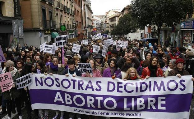 Las nuevas bajas prenatales, menstruales y por aborto no se aplicarán hasta mayo