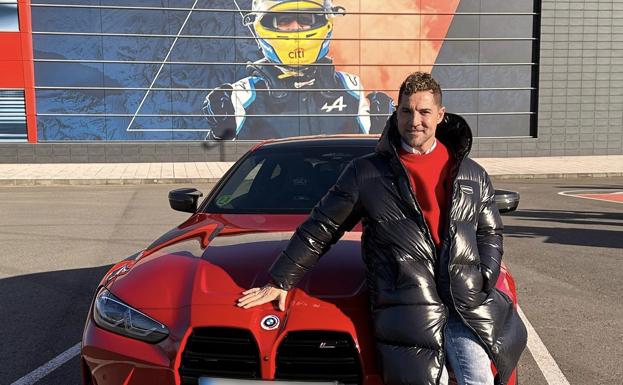 La visita de David Bisbal al Museo de Fernando Alonso