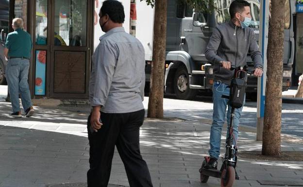 Los accidentes de patinete caen un 22% en el primer año de controles y multas