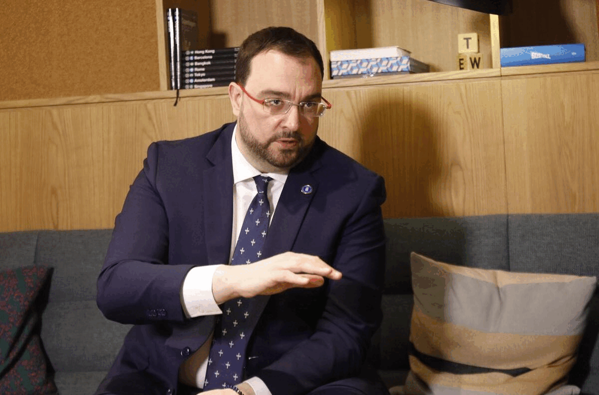 Barbón previene a la ministra: «No compraré ningún plazo a cualquier precio» en el AVE y la crisis de Feve