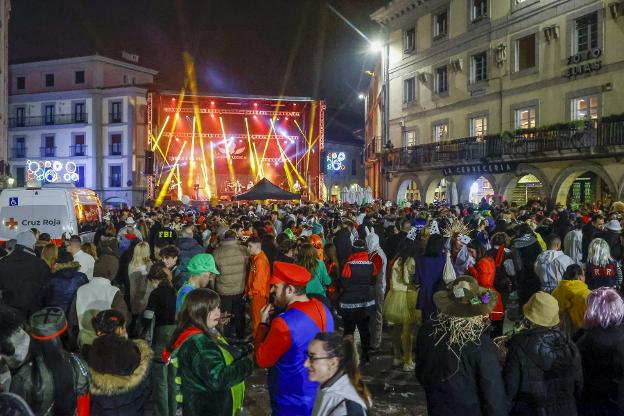 Avilés vivió el sábado una noche de lleno sin incidentes