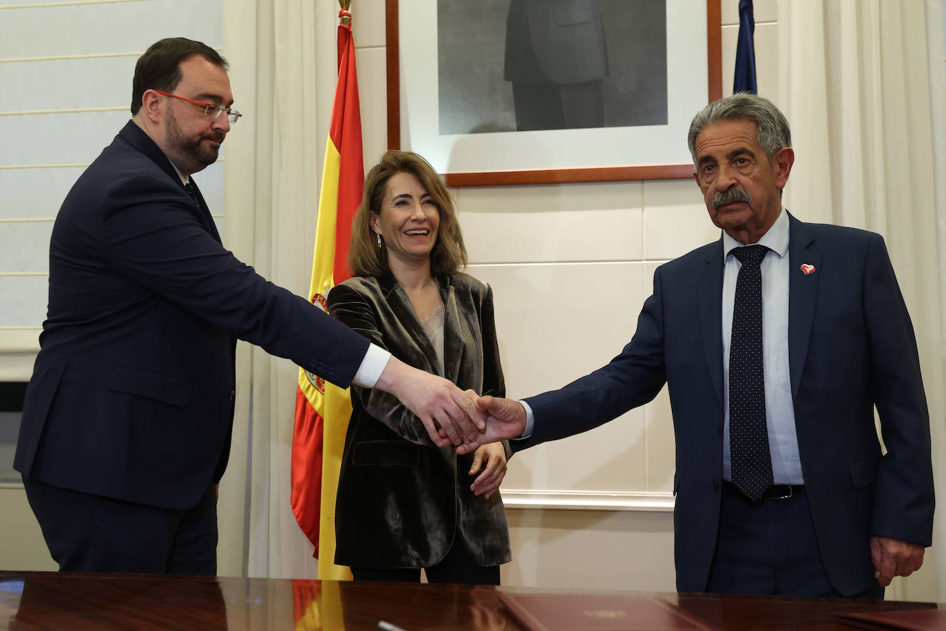El fiasco destapado por EL COMERCIO lleva a remodelar Transportes y a aprobar que Asturias tenga cercanías gratis hasta 2026