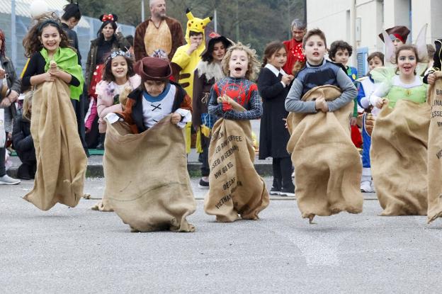 Versalles celebra su fiesta de disfraces