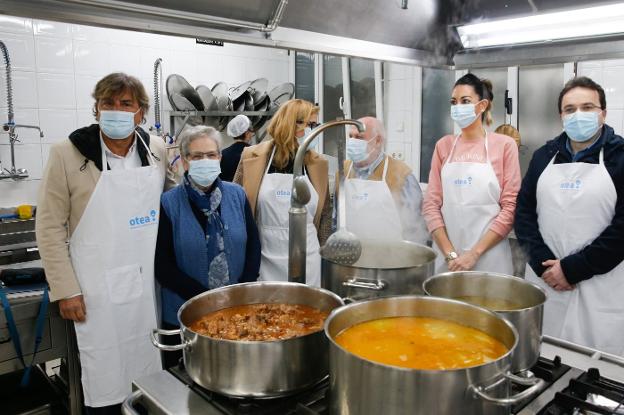 Menú para 400 personas en los fogones de la Cocina Económica