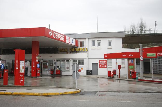 Atracan a punta de pistola la gasolinera de Los Canapés a la hora del Descenso de Galiana