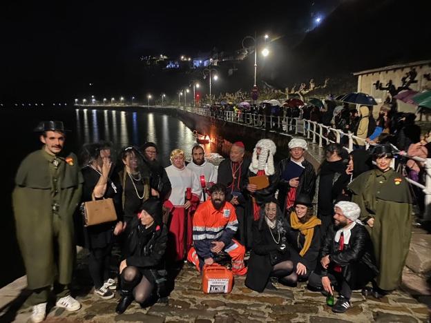 Ribadesella despide el carnaval con el juicio a 'Doña Sardina del Puente Nuevu'