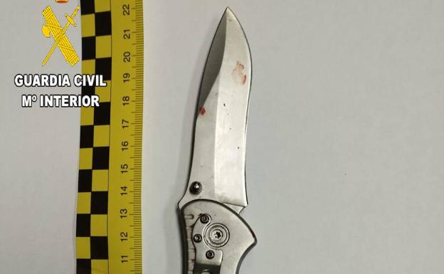 Detenido tras apuñalar a un hombre en Campomanes