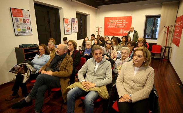 Natalia Sánchez Santa Bárbara y Javier Ballina irán de dos y tres en la lista del PSOE